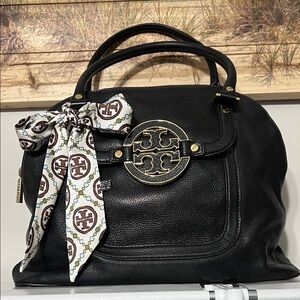 TORY BURCH Black Leather Handbag with Gold Accents